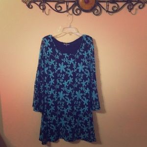 Cute Black/ Turquoise crochet top. Small